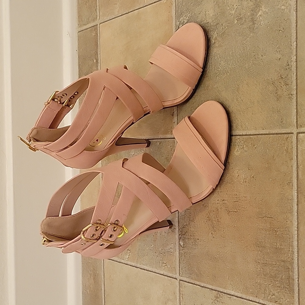 Blush Heels 👠